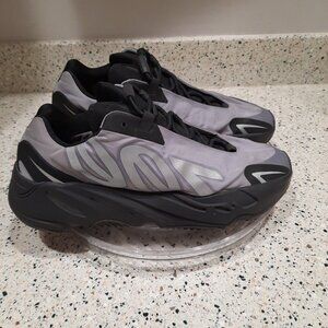 Yeezy Boost 700 MNVN Geode Men's Size 10.5 GW9526 Shoe